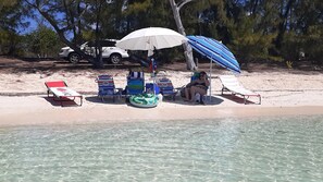 GUEST VEHICLE AVAILABLE/FURNISHED BEACH FURNITURE