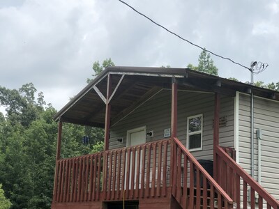 Quiet Rustic Cabin at the River