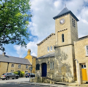 The Clock Tower Penthouse Apartment - Stow-on-the-Wold
