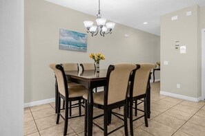 8963CatPalmRoad(5)