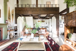 Living room. Picture perfect.