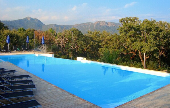 Utomhuspool