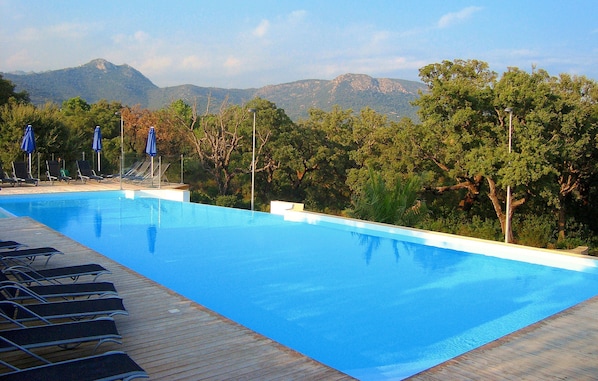 Utomhuspool