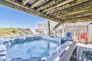 Hot Tub located on Mid-Level Deck