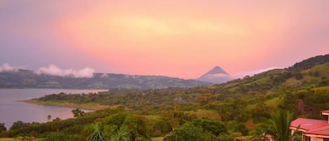 You won't believe the amazing colors of the gorgeous skies 