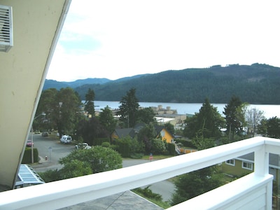 Outdoor Lovers Aerie- Superb view of Alberni Inlet & Harbour.