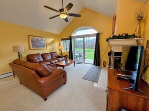 Access to the back deck with golf course views! Free access to high speed wi-fi, cable TV, washer/dryer and linens/towels provided and pet friendly!
