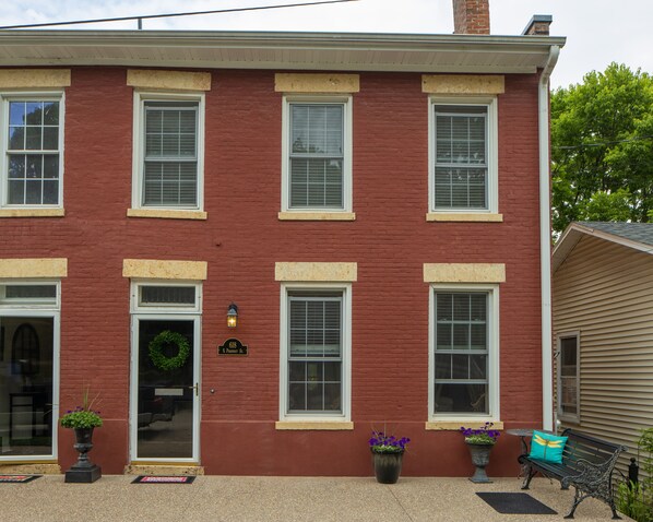 Beautiful 2 story brick townhome