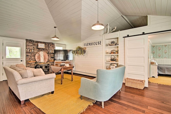 Eleven people can stay at this 4-bed, 4-bath home complete with a loft!