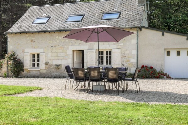 Front of the house with garden furniture. BBQ and sun loungers available