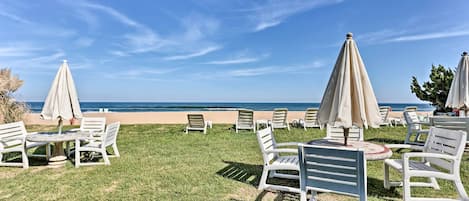 Virginia Beach Vacation Rental | 1BR | 1BA | 320 Sq Ft | Stairs Required