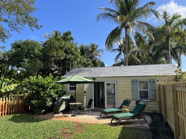 Garden Cottage with private entrance and garden