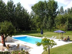 Piscine devant les bois