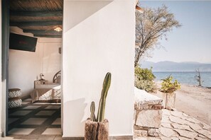 The bed is just few steps from the beach.
