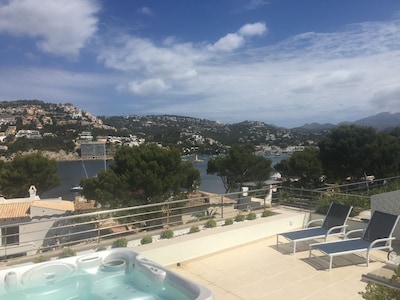Moderne 4BR Villa mit privatem Pool und Meerblick, leicht zu Fuß zu Pt Andratx Restaurants