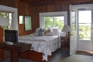 Full size bed downstairs with views of the lake and Black Mountain!