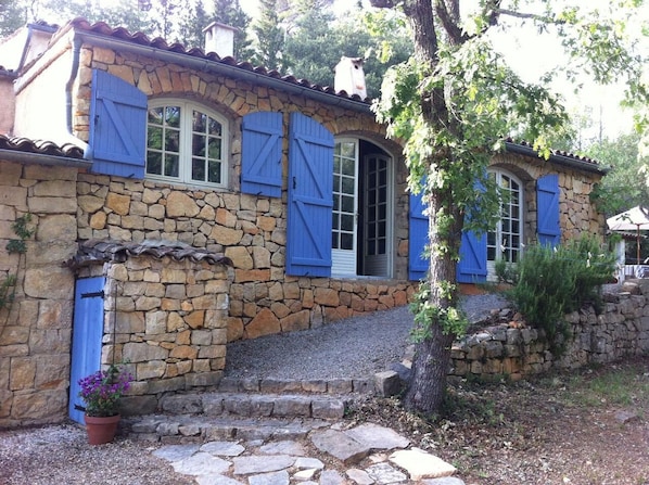 Le Bercail - Calm and tranquility in glorious Provence