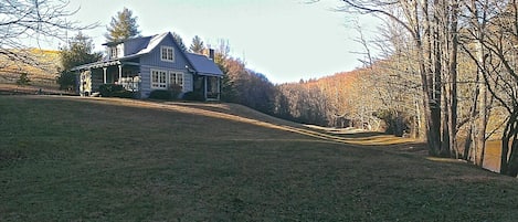 Charming Log Cabin to The Little River's Edge