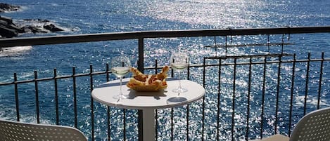 Balcony facing on the sea