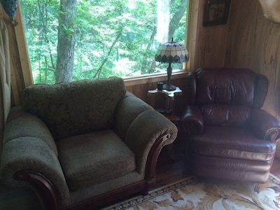 Ten Acre Treehouse  "Whitetail"  Sleeps 2-4