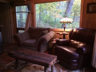 Ten Acre Treehouse  "Whitetail"  Sleeps 2-4