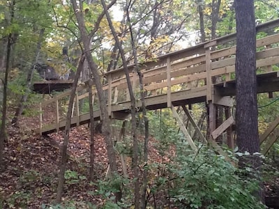 Ten Acre Treehouse  "Whitetail"  Sleeps 2-4