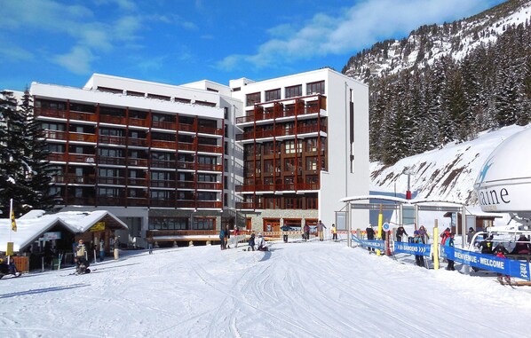 Snow and ski sports