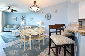 The Palms of Destin 2512 - Dining and Breakfast Bar Area