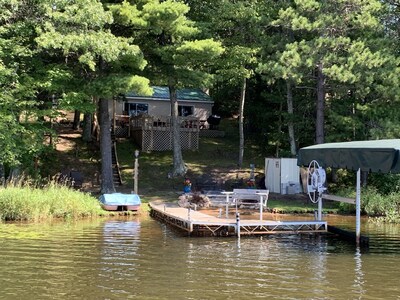 Cozy Northwoods Lake Front Cottage