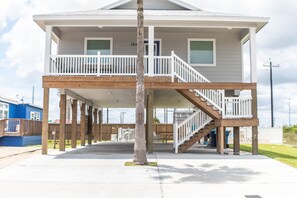 JoJo's Heaven - new construction in Port Aransas