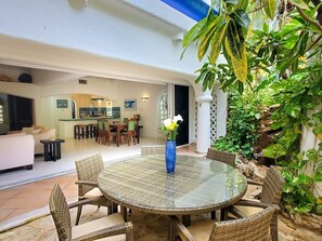 Outdoor dining