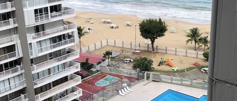 Vue sur la plage ou l’océan