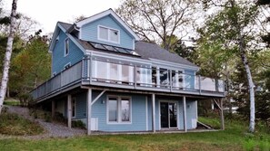 A unique property that presents nature's splendor!