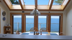 With this kitchen view, you'll want to cook.