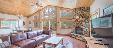 This inviting home could be your Tahoe Donner Getaway!