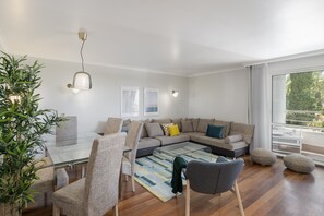 Livingroom with balcony