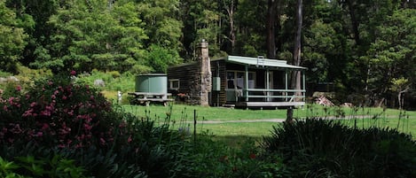 Cabin 1 (Wombat) seen from the garden