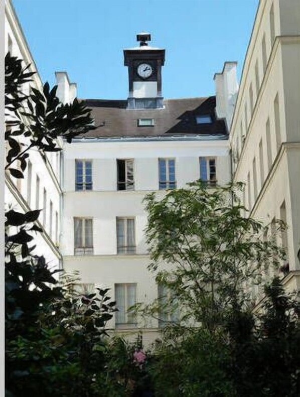 Cour privée sans voitures