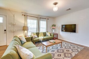 Living Room | Smart TV