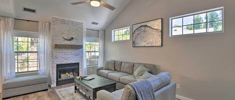 Flagstaff Vacation Rental | 3BR | 2.5BA | 1,300 Sq Ft | Stairs Required