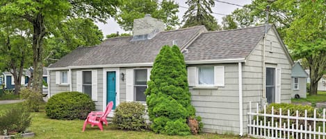 Hyannis Vacation Rental | 2BR | 1BA | 560 Sq Ft | Stairs Required