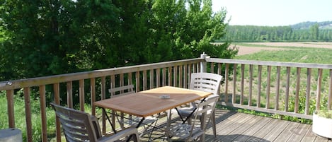 la terrasse en mai.