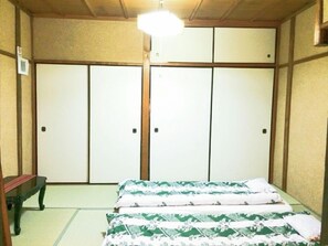 Osaka 2 story-house, Namba 10mins by bus