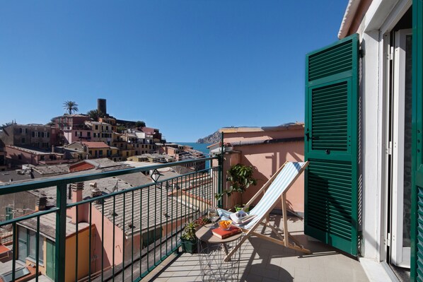 Aperitivo in terrazza
Casa Colomba
Cinque terre apartment Vernazza 