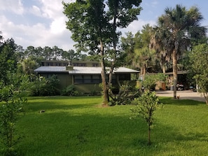 Front yard Lakehouse 