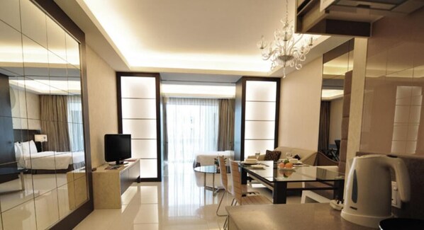 Damas Suites' Spacious 1 Bedroom Deluxe