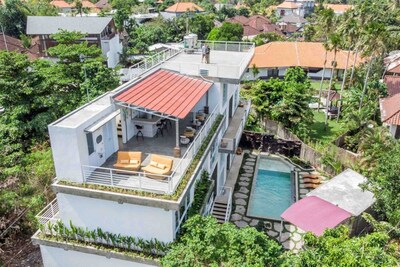 Modern, Deluxe Room with pool view #1