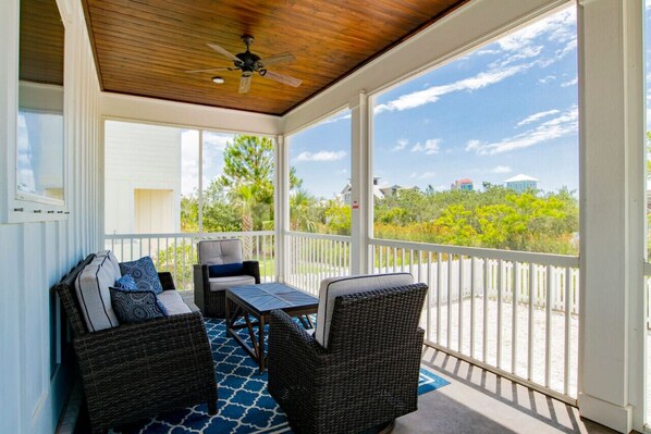 Large Screened in Back Porch