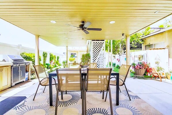 This is the definition of California outdoor living with this patio/grill setup!