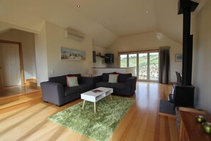 Redwood Lodge rural retreat